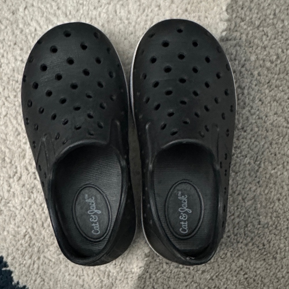 Cat & Jack Kids Black Water Shoes